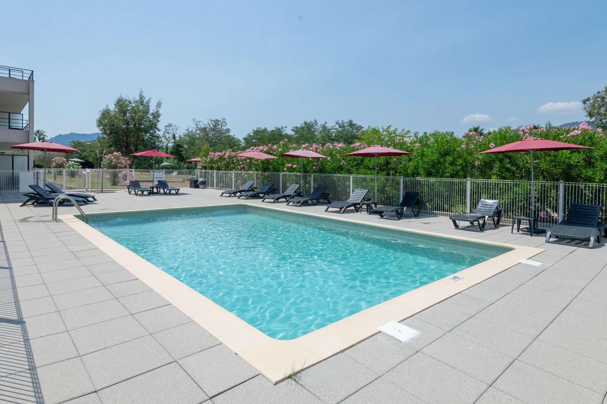 Comfort Aparthotel Cannes Mandelieu المظهر الخارجي الصورة