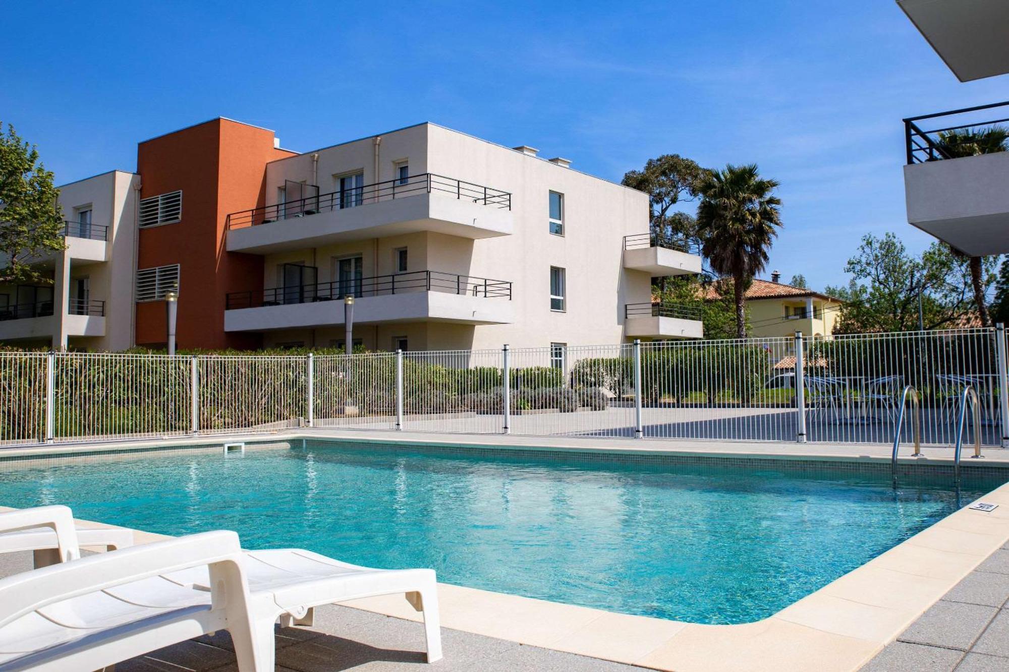 Comfort Aparthotel Cannes Mandelieu المظهر الخارجي الصورة